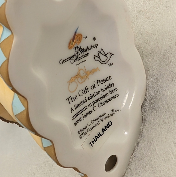 James Christensen The Gift Of Peace Greenwich Workshop Collection ornament - Picture 2 of 6